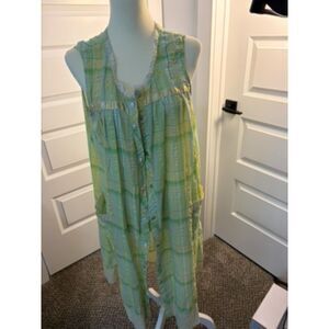 secret treasures Large snap down house dress